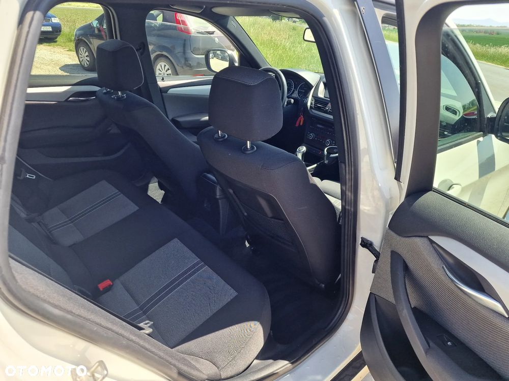 BMW X1 sDrive18d xLine - 23