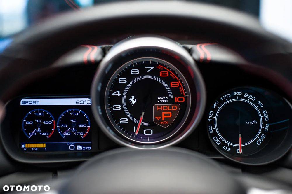 Ferrari California T - 25