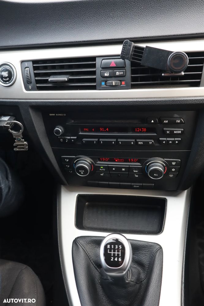 BMW Seria 3 318d - 39