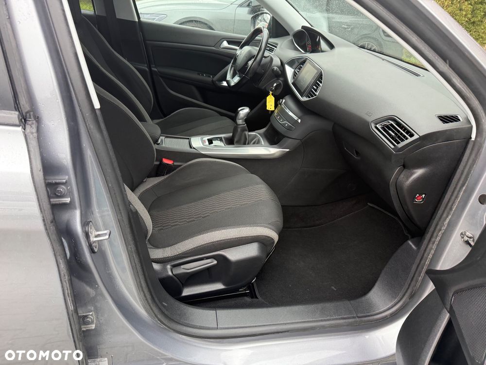 Peugeot 308 1.2 PureTech Access S&S - 17