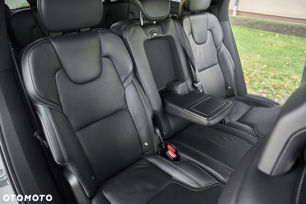 Volvo XC 90 D5 SCR AWD R-Design 7os - 25