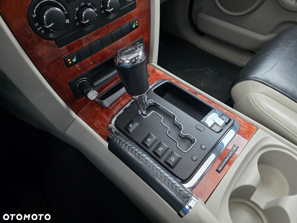 Jeep Commander 3.0 CRD Overland - 16