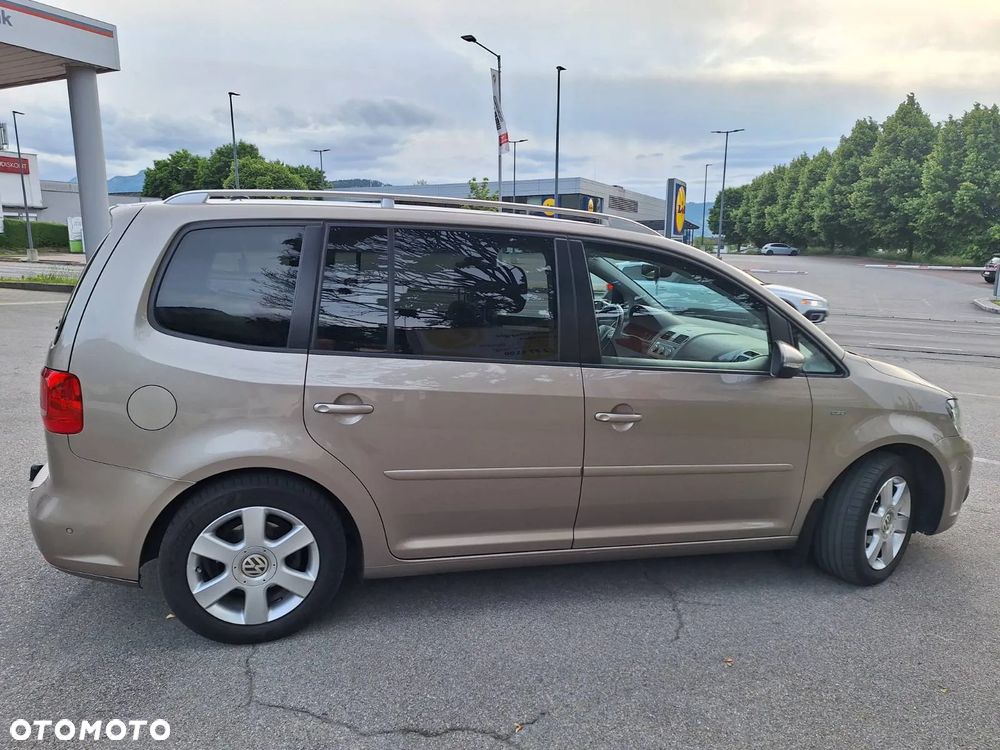 Volkswagen Touran - 6