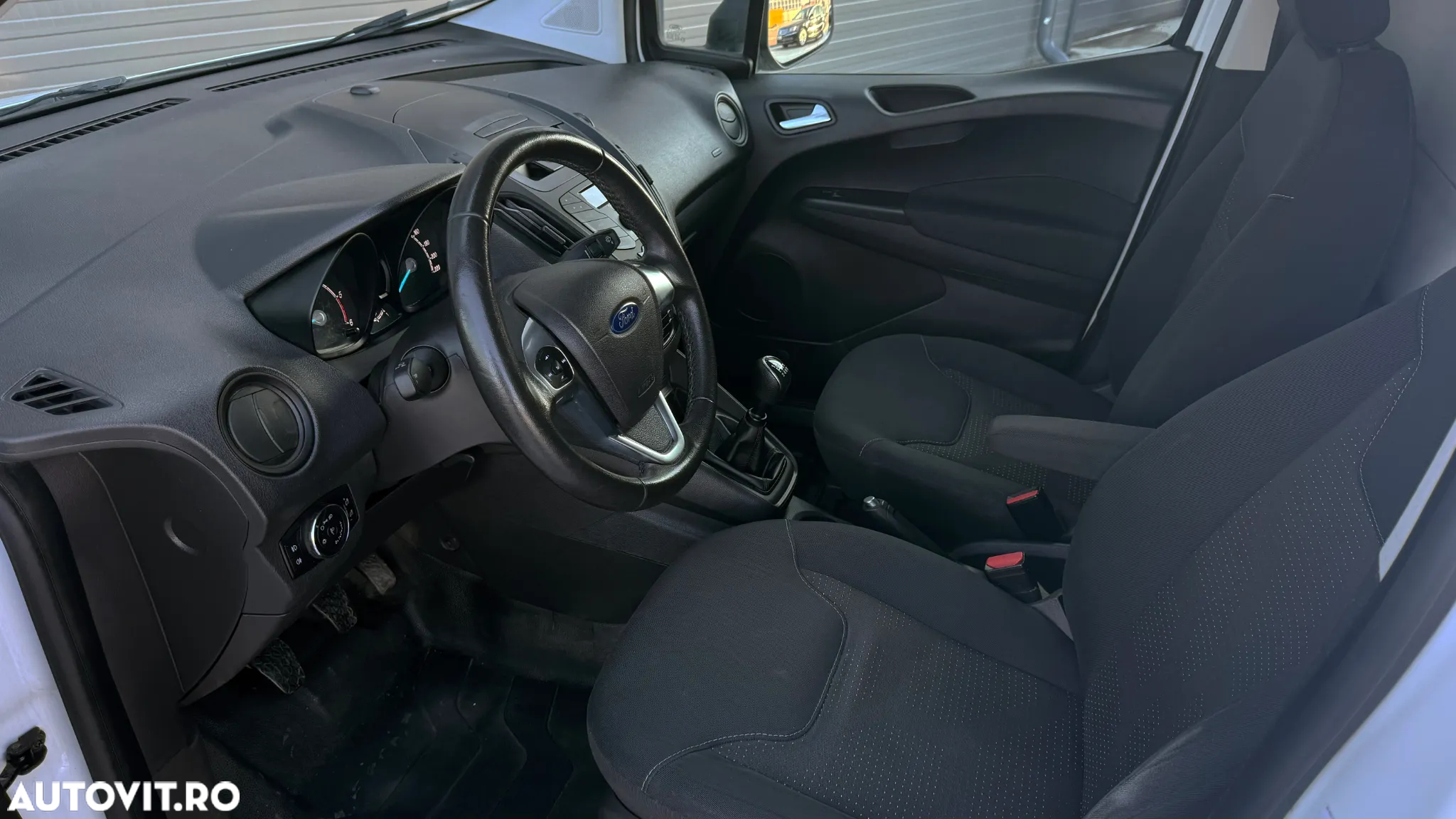 Ford Transit Courier - 3