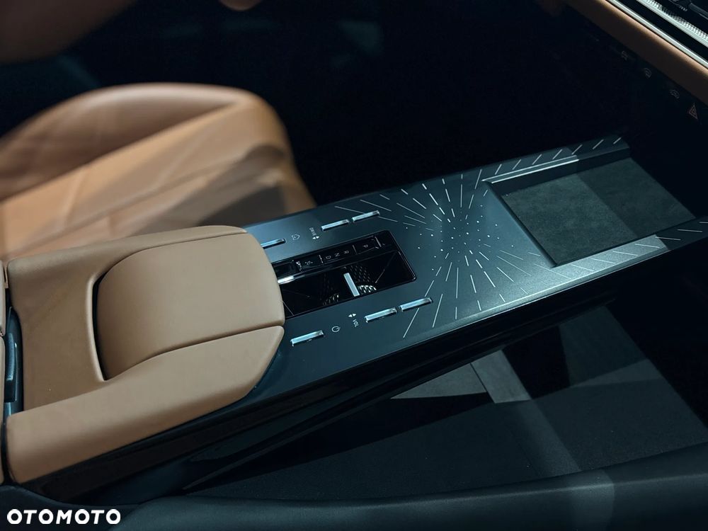 DS Automobiles N°8 - 14