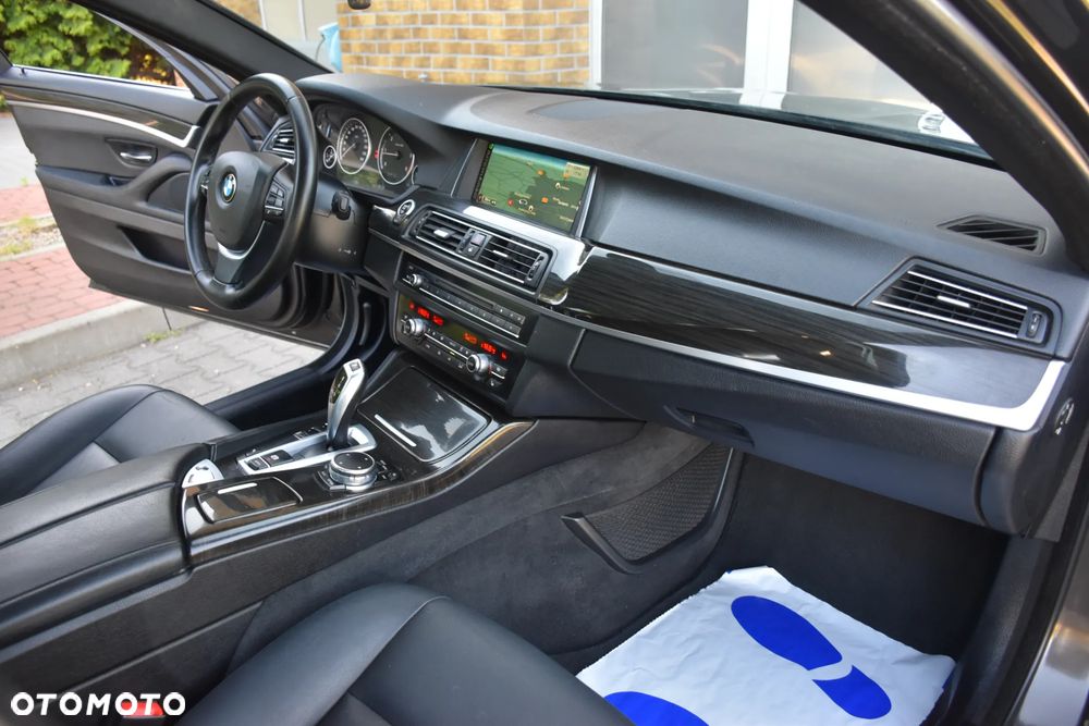 BMW Seria 5 518d Luxury Line - 11