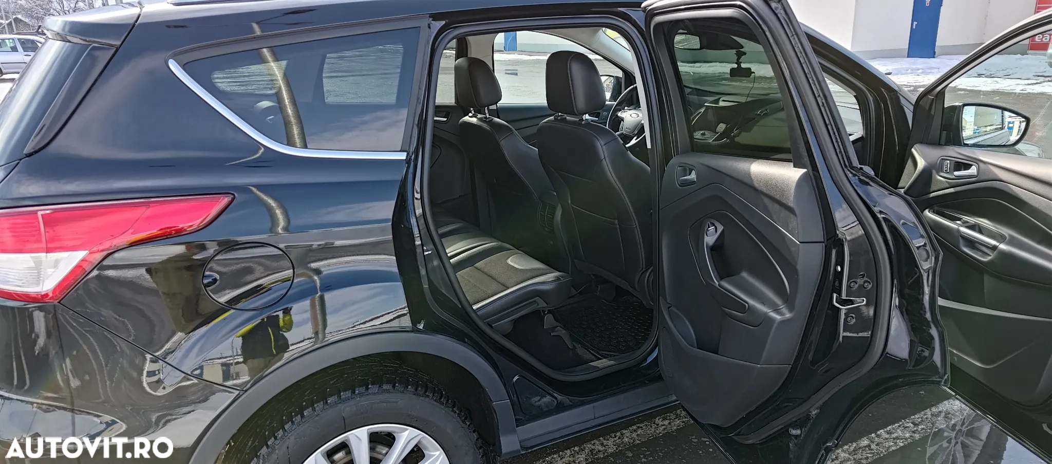 Ford Kuga 2.0 TDCi 2x4 Titanium - 13