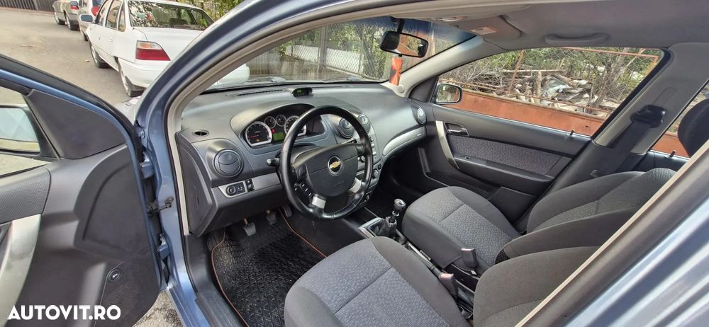 Chevrolet Aveo - 12