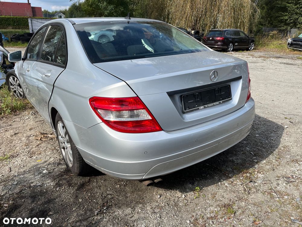 Mercedes-Benz Klasa C 180 BlueEFFICIENCY - 11