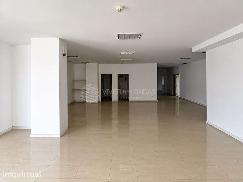 Loja com 703 m² no Porto. - Grande imagem: 2/11