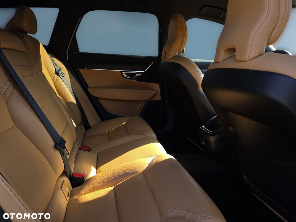 Volvo V90 Cross Country - 26