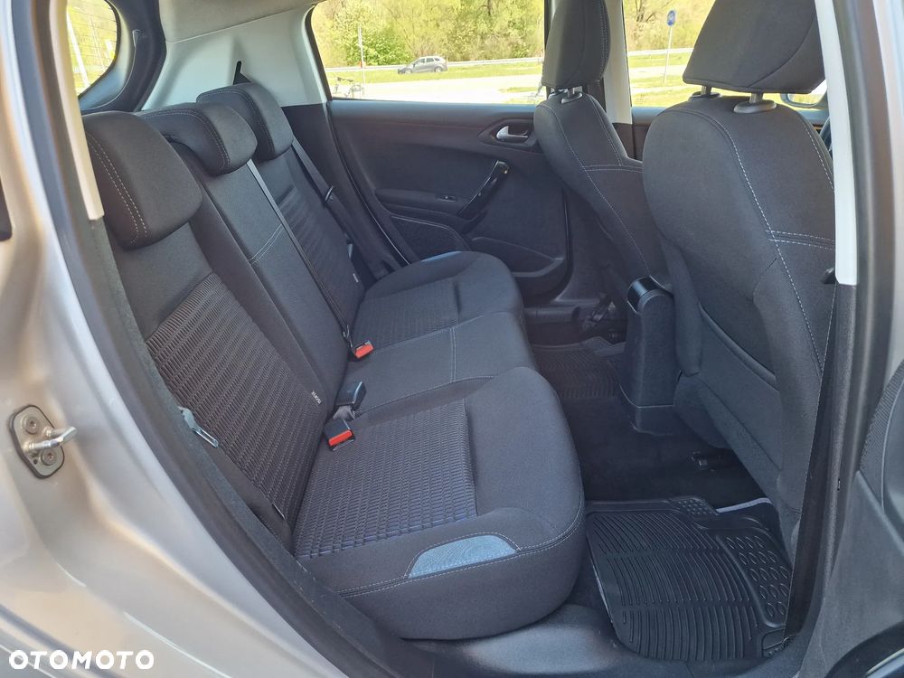 Peugeot 208 HDi 68 Access - 13