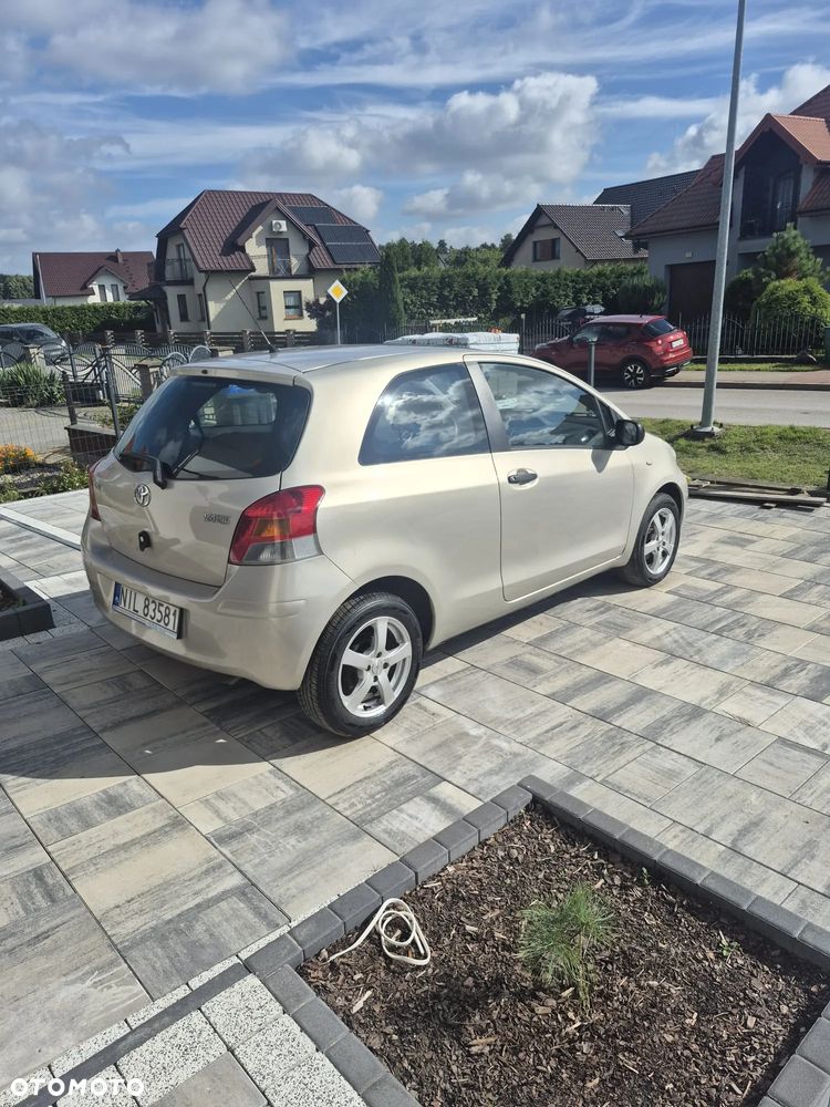 Toyota Yaris 1.0 Terra A/C - 4