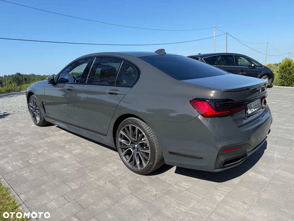 BMW Seria 7 750i xDrive sport - 16