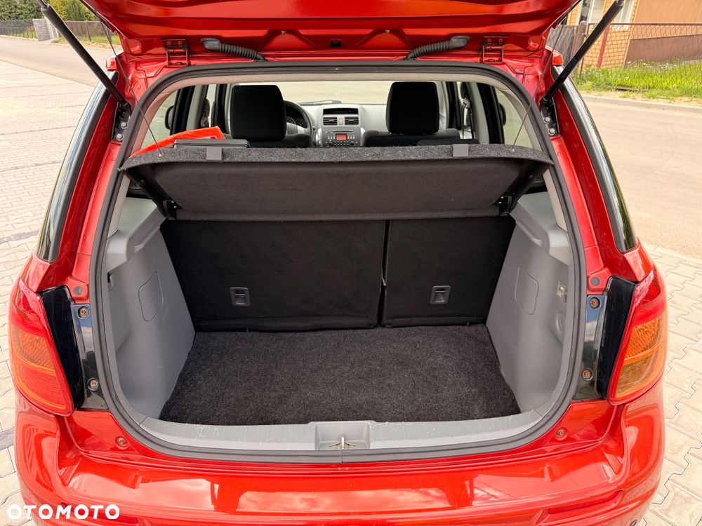 Suzuki SX4 1.9 DDiS 4WD GS / Premium - 35