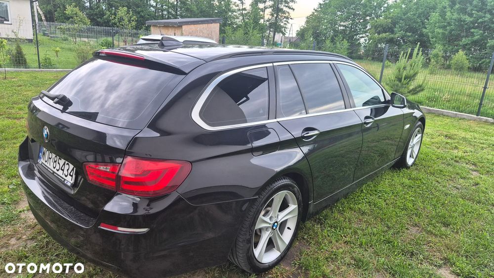 BMW Seria 5 525d xDrive - 6