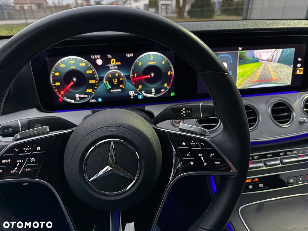 Mercedes-Benz Klasa E 220 d 4Matic 9G-TRONIC AMG Line - 33