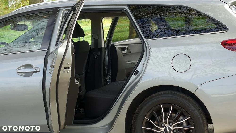 Toyota Auris - 10