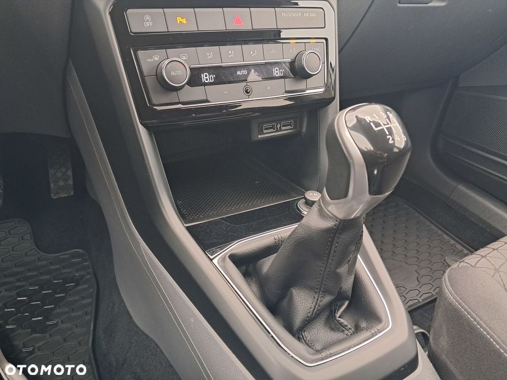 Volkswagen T-Cross - 21