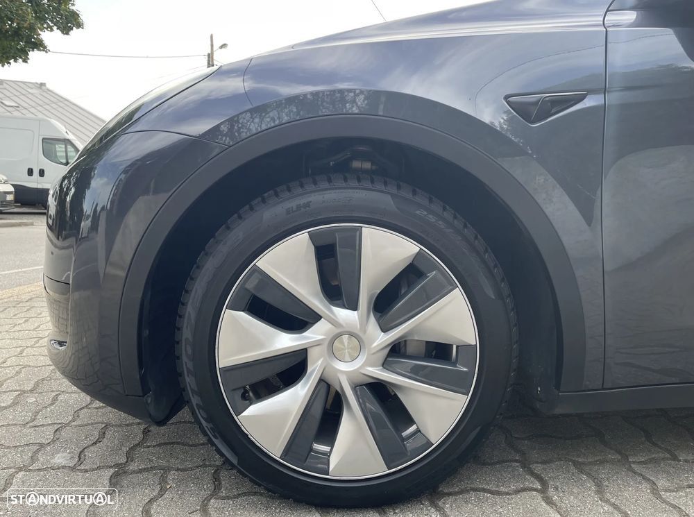 Tesla Model Y RWD - 10