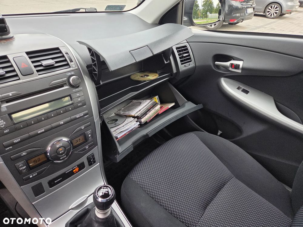 Toyota Corolla - 16