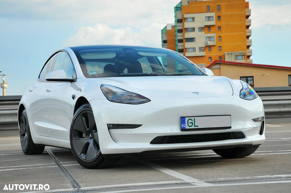 TESLA Model 3 2022 — imagine 8
