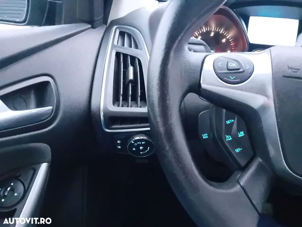 Ford Focus Turnier 1.6 TDCi DPF Start-Stopp-System Business - 19