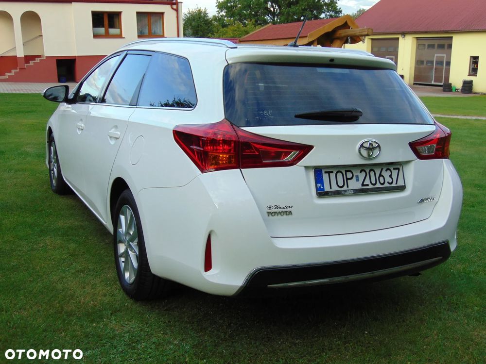 Toyota Auris 1.4 D-4D Luna - 16
