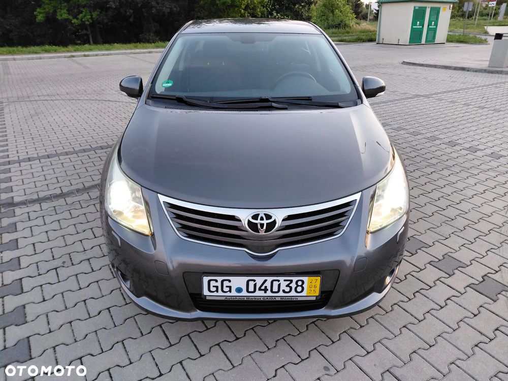 Toyota Avensis - 4