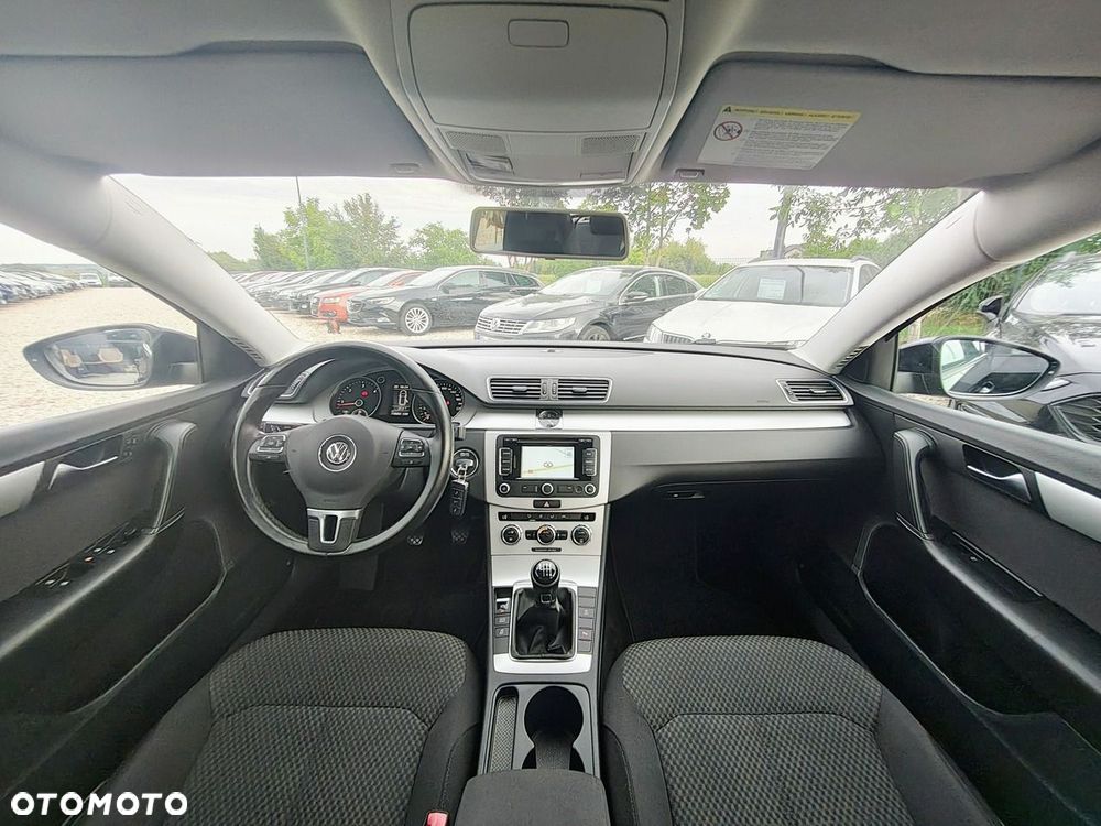 Volkswagen Passat - 36