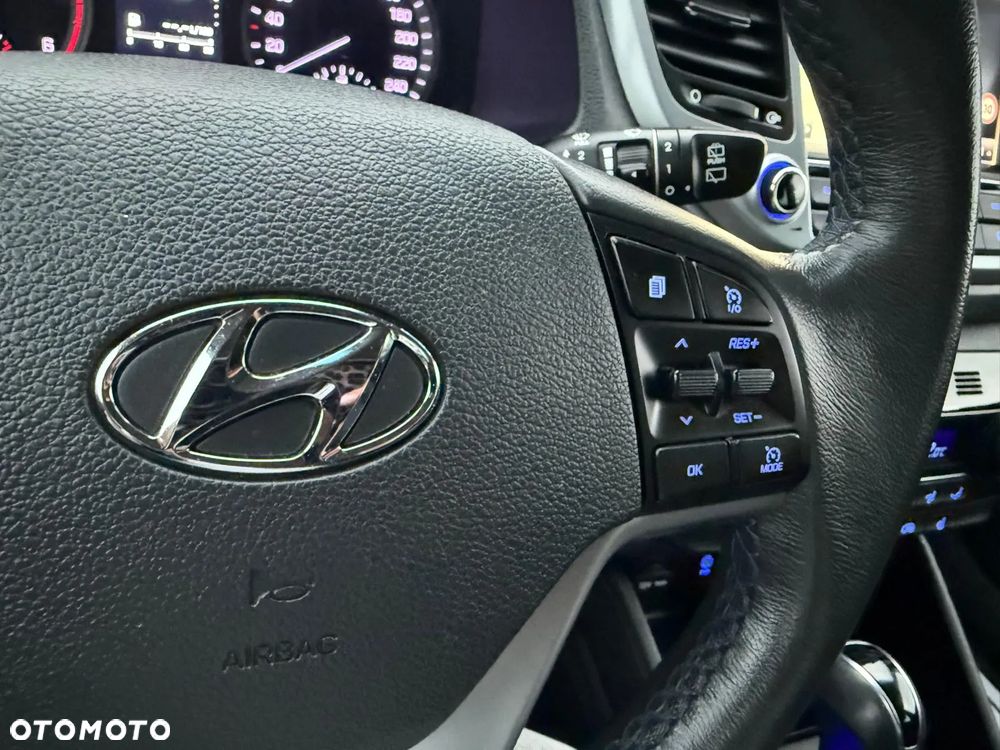 Hyundai Tucson 2.0 CRDi 4WD Automatik Style - 24