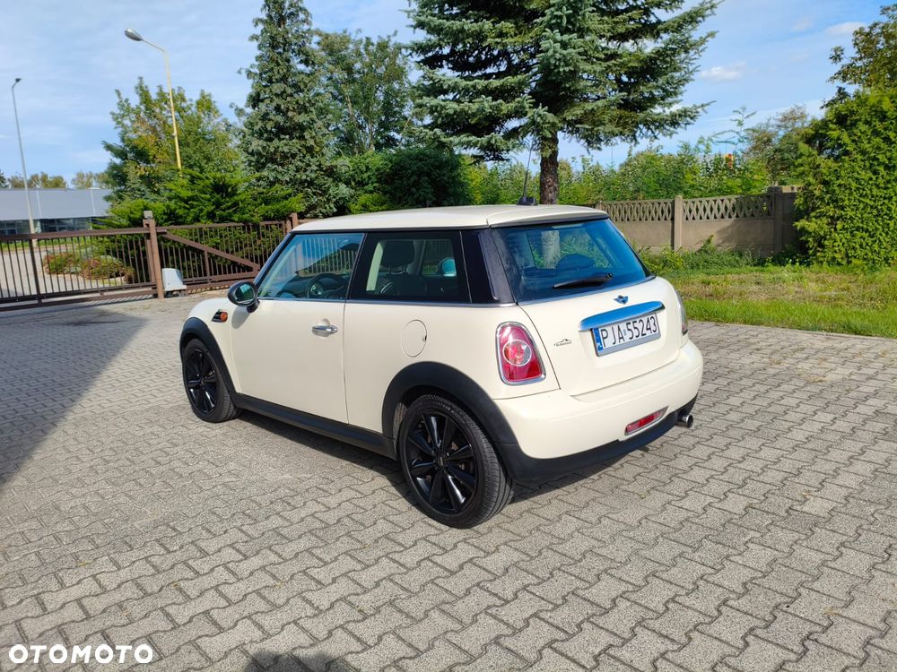 MINI Cooper Standard - 3