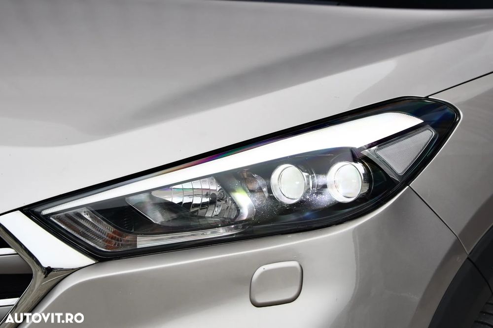 Hyundai Tucson 2.0 CRDI 4WD Automatik Premium - 30