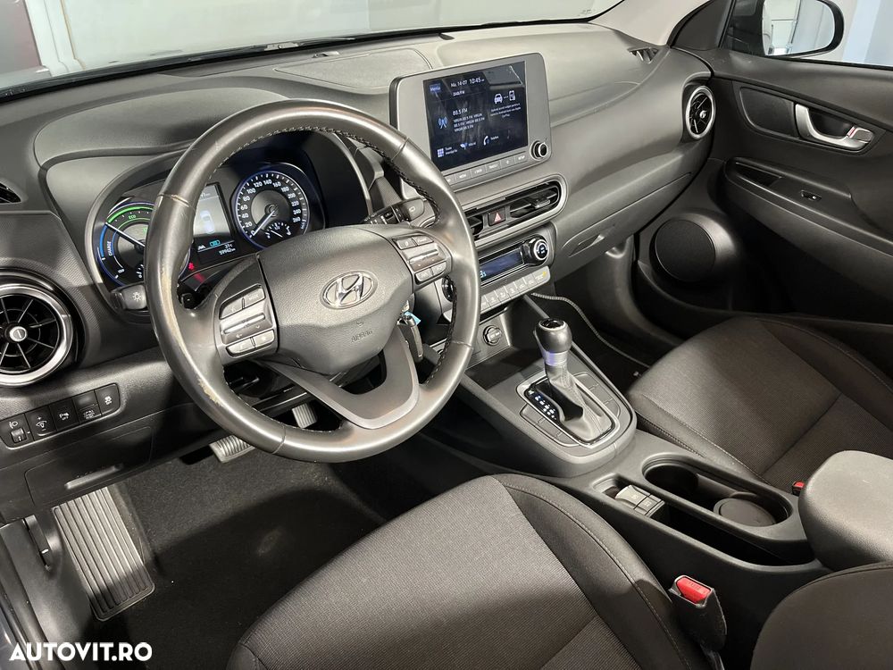 Hyundai KONA - 10