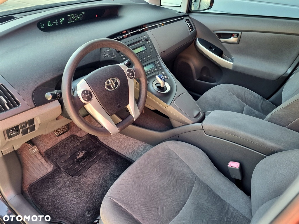 Toyota Prius 1.8 HSD Luna - 24