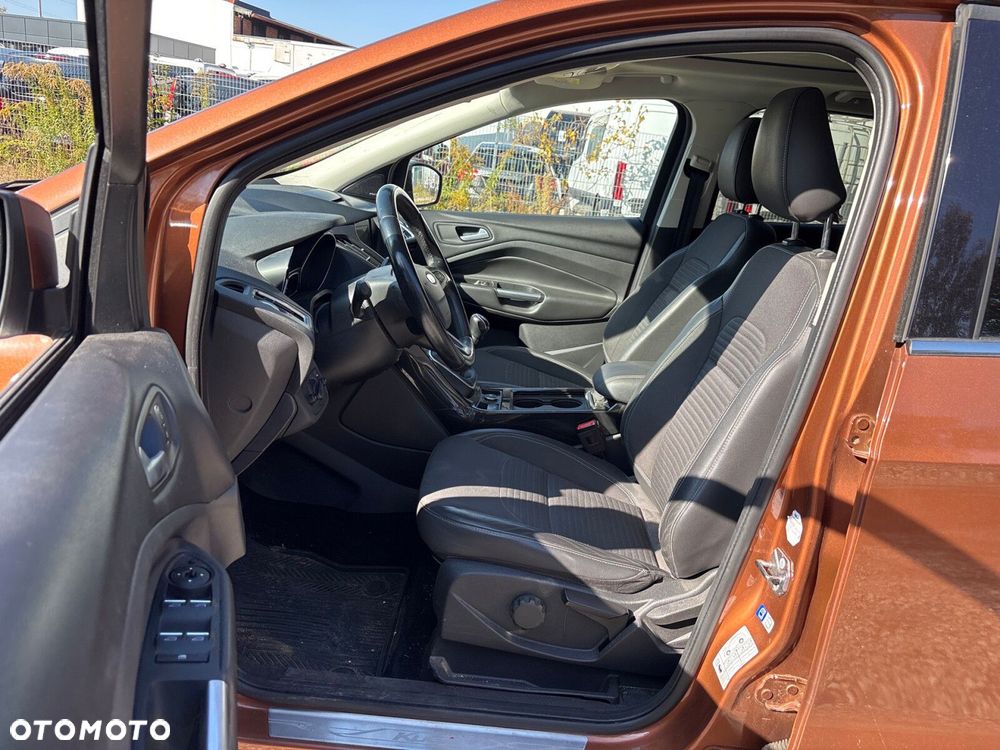 Ford Kuga - 37