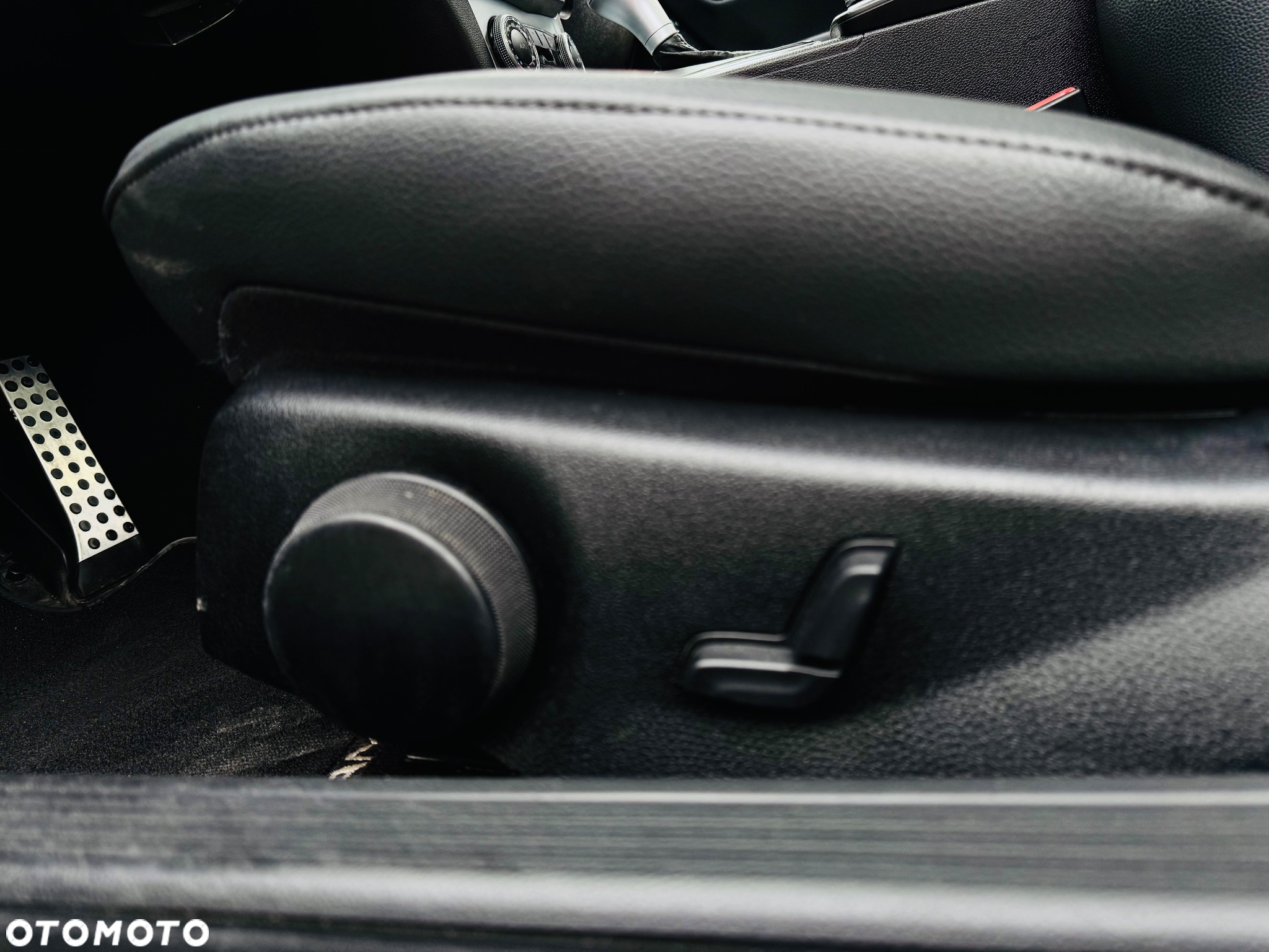 Mercedes-Benz Klasa C 220 (BlueTEC) d T 7G-TRONIC AMG Line - 13