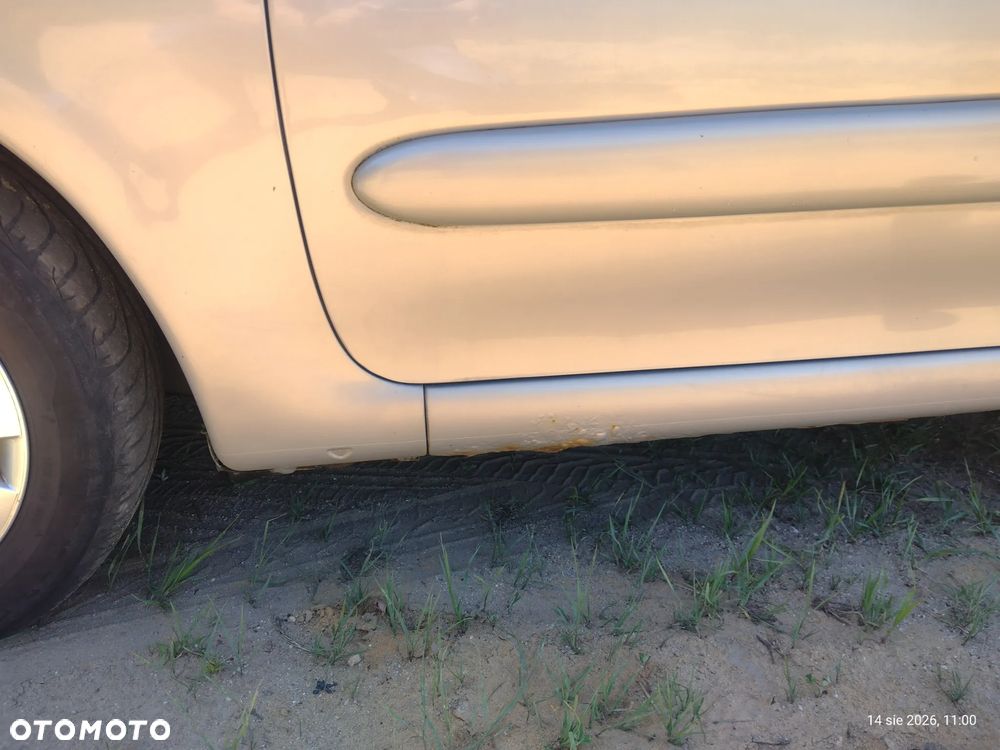 Citroën Xsara Picasso 1.6i 16V SX - 12