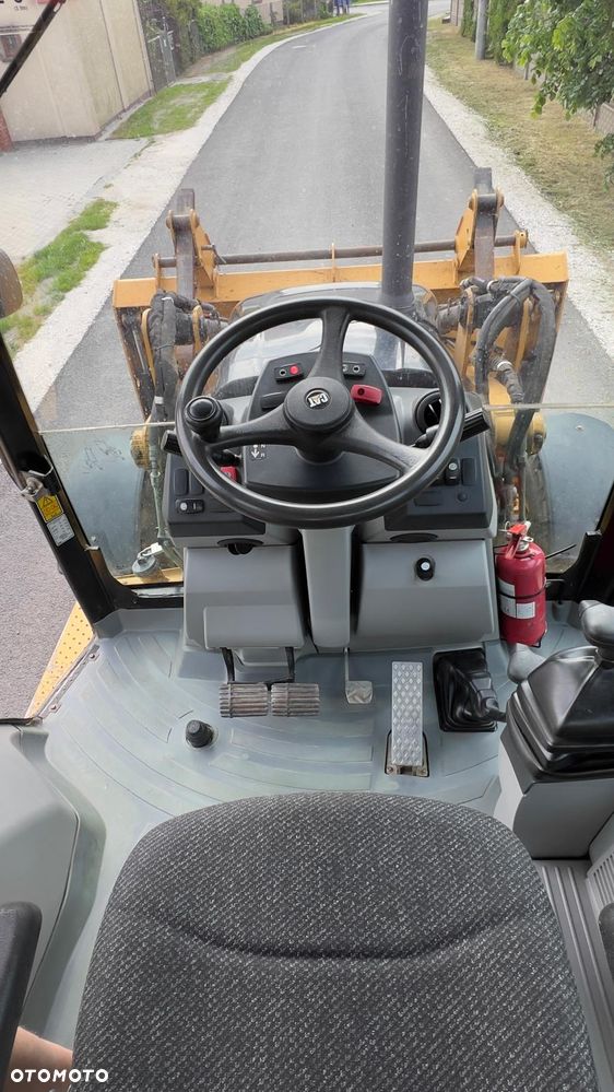 Caterpillar 428E - 8