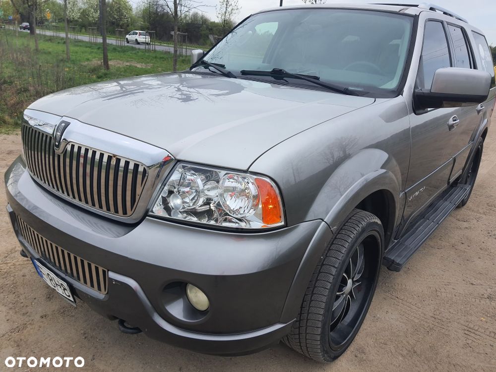 Lincoln Navigator - 2