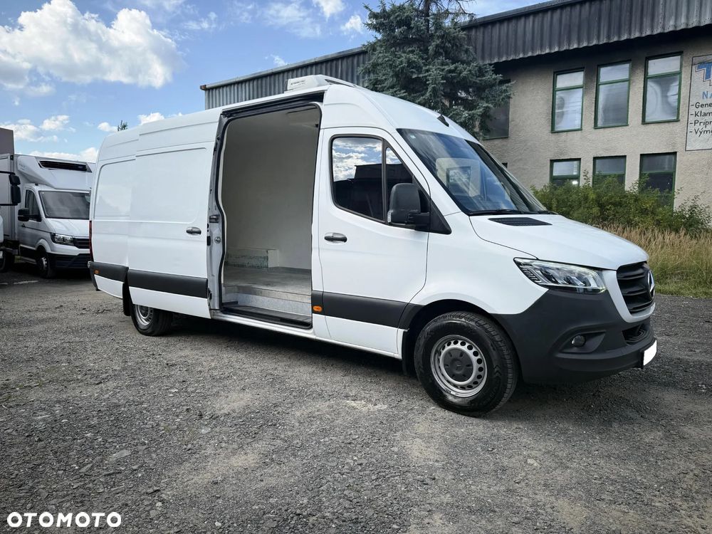 Mercedes-Benz Sprinter - 9