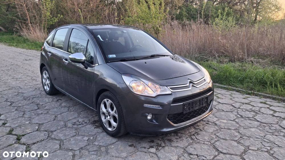 a części CITROEN C3 II (SC)(A51) SILNIK 1.2 i VTi 82 KM kod silnika HMZ lakier KTP skrzynia maska zderzak drzwi klapa szyba fotel kanapa lusterko lampa deska GWARANCJA !!! Przód Tył Zestaw Komplet Drzwi Klapa Zderzak Błotnik Maska Grill Atrapa Szyba Pas Lampa Lusterko Boczki Fotel Kanapa Kokpit Deska Rozdzielcza Przełącznik Włącznik Sterownik Przewody Wiązka Instalacja Moduł Komputer Czujnik Listwa Pompa Alternator Wtryski Głowica Rozrusznik Kompresor Sprzęgło Dwumas Silnik  Skrzynia ABS Klimatyzacji Paliwa Wspomagania Kolektor Turbina Przepustnica Zawór Chłodnica Koło Hak Belka Sanki Zawieszenie Mcpherson Półoś Amortyzator Wydech Tłumik Zacisk Most - 2