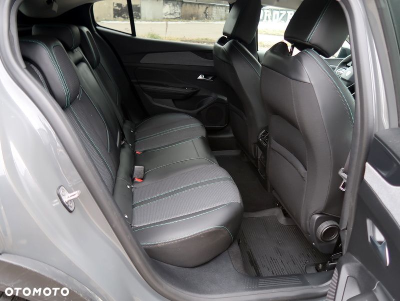 Peugeot 408 1.2 PureTech mHEV Allure S&S e-DSC6 - 14