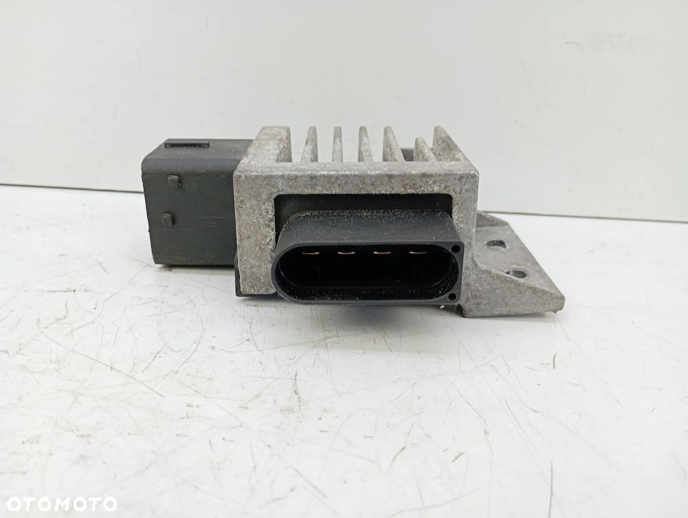 przekaźnik świec żarowych sterownik master III movano B nv400 271203982R - 2