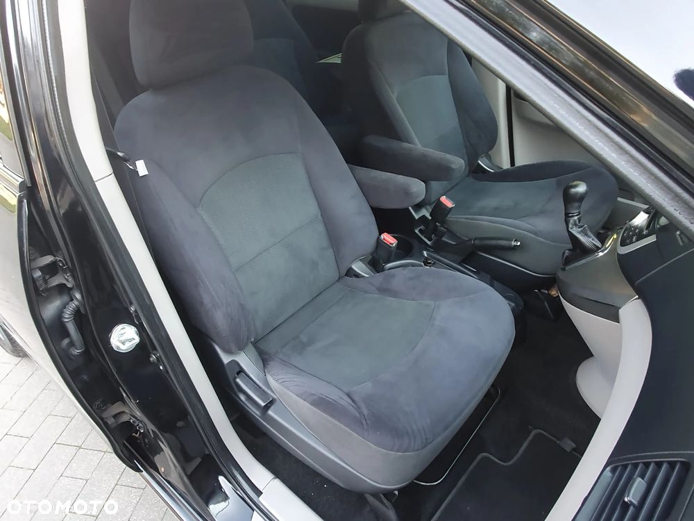 Mitsubishi Grandis - 35