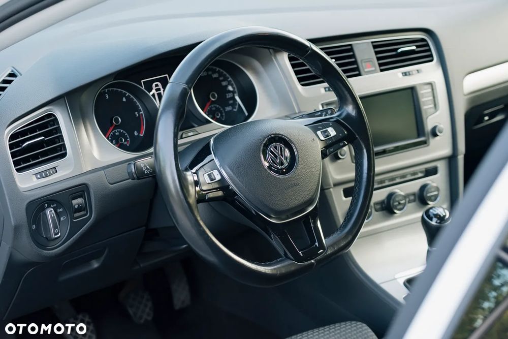 Volkswagen Golf - 14