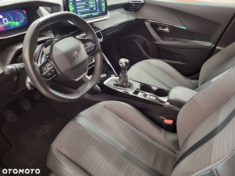 Peugeot 2008 1.5 BlueHDi Allure S&S - 11