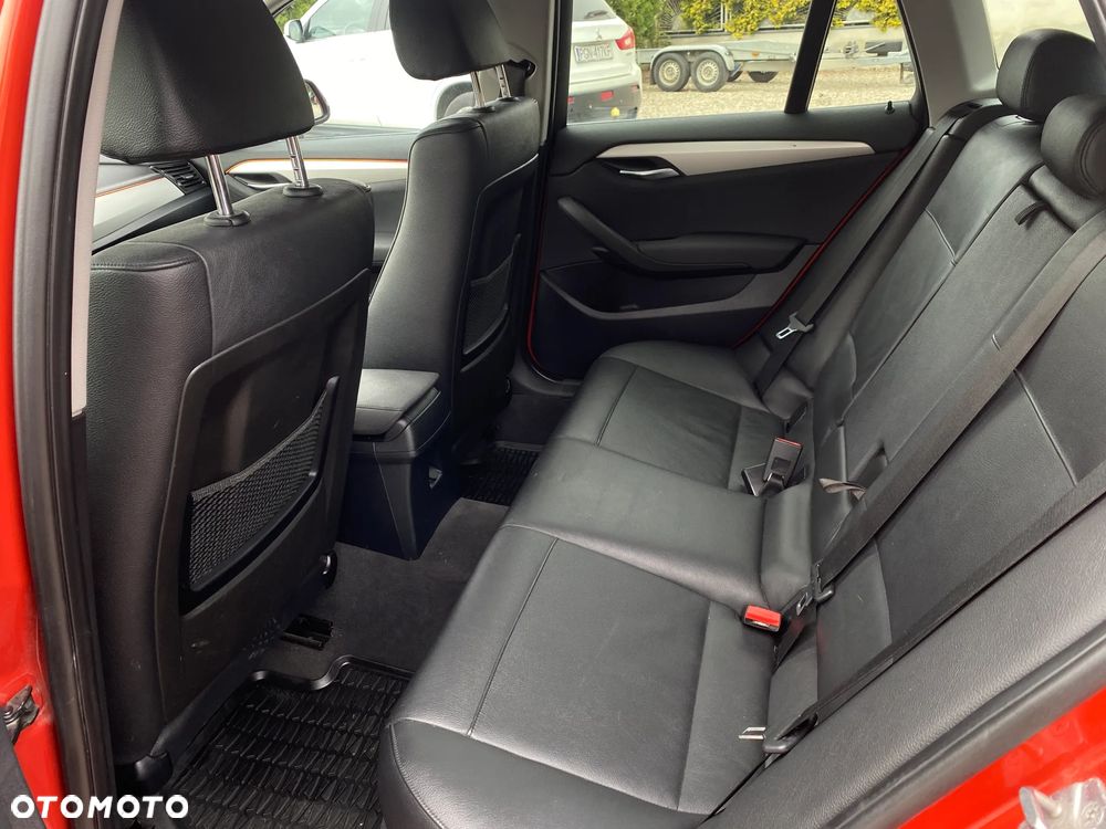 BMW X1 sDrive18d Sport Line - 11