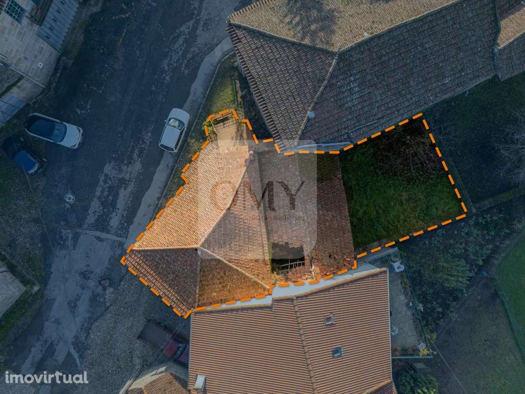 Em Campanha, Moradia em Pedra para Reconstrução em Justes, Vila Real - Grande imagem: 4/23