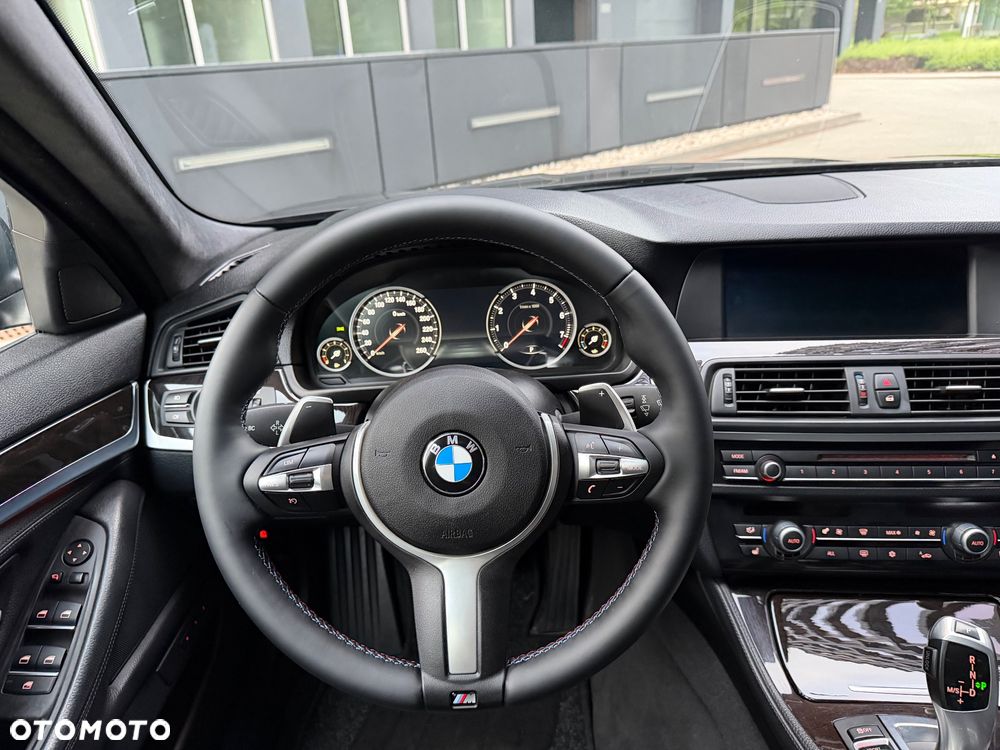 BMW Seria 5 528i xDrive - 23